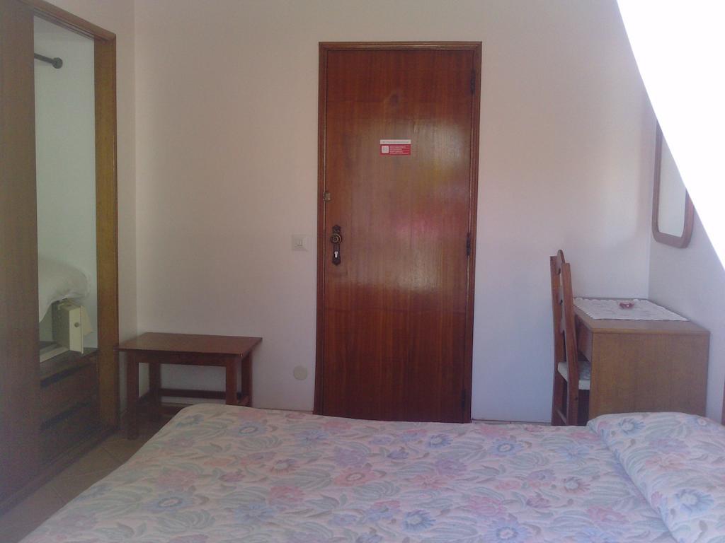 Residencial Nosso Paraiso Panzió Quarteira Szoba fotó