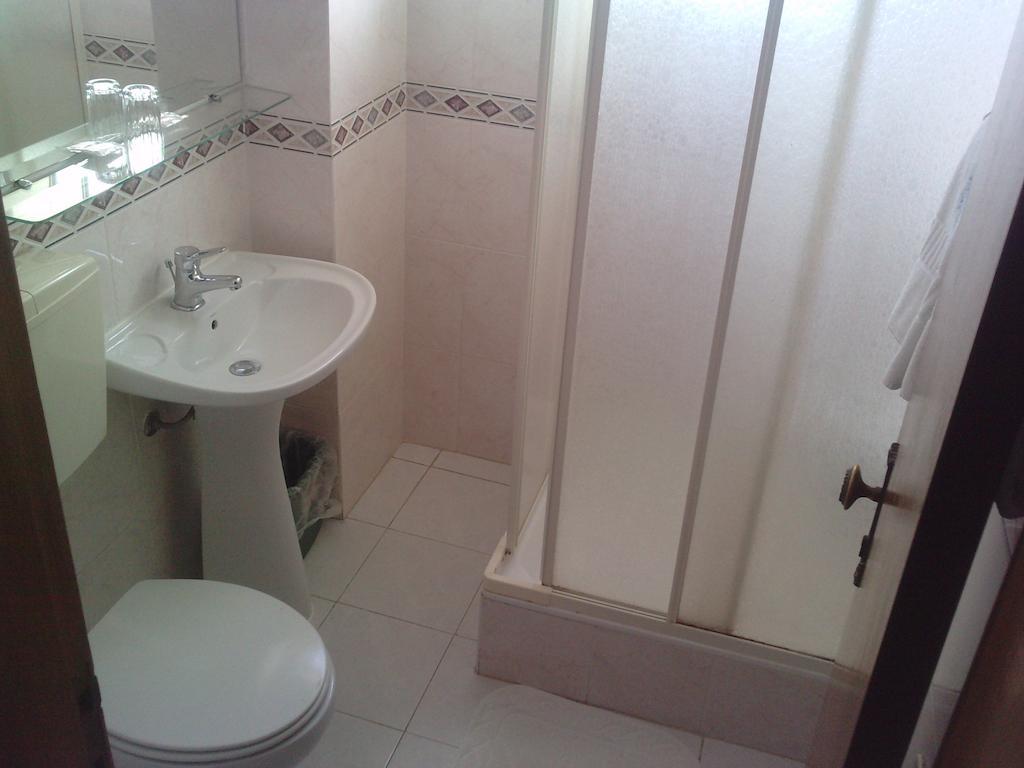 Residencial Nosso Paraiso Panzió Quarteira Szoba fotó